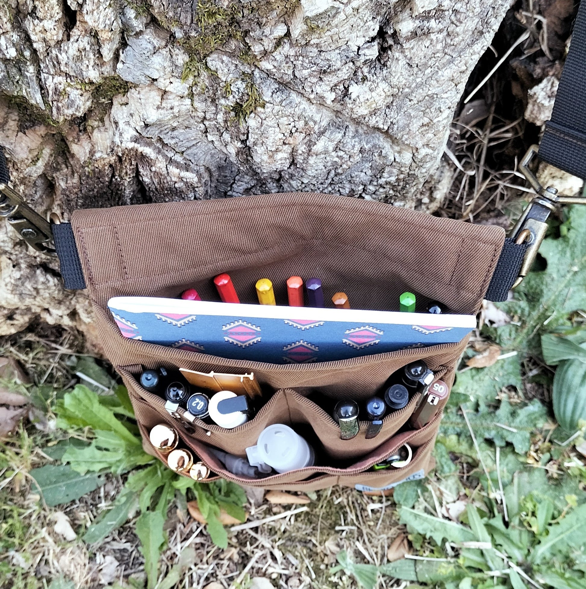 Organizador de tela para cuaderno A5 y pinceles hecho a mano